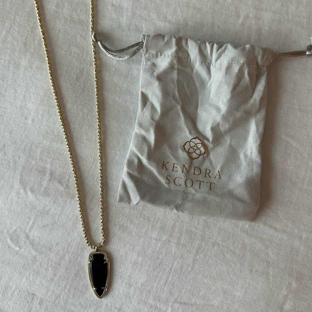 Kendra Scott | Small Long Pendant Necklace